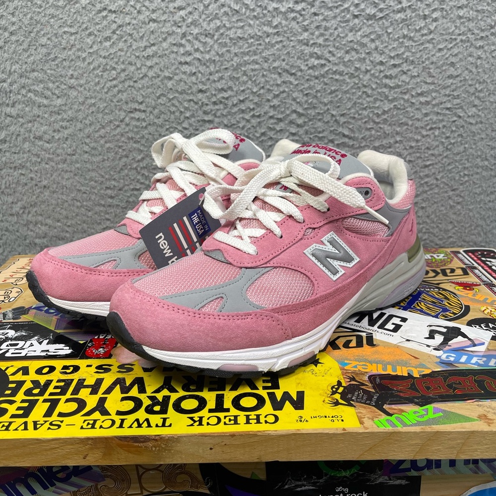 New Balance 993 WR993KMC Susan G Komen Breast Cancer shoes‎